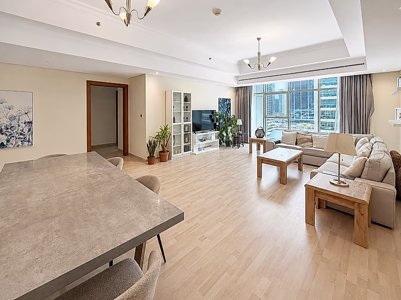 Luxury 2-Bedroom + Maid's Room | Fully Furnished | Stunning Lake View | Tamweel Tower, JLT - Photo 2