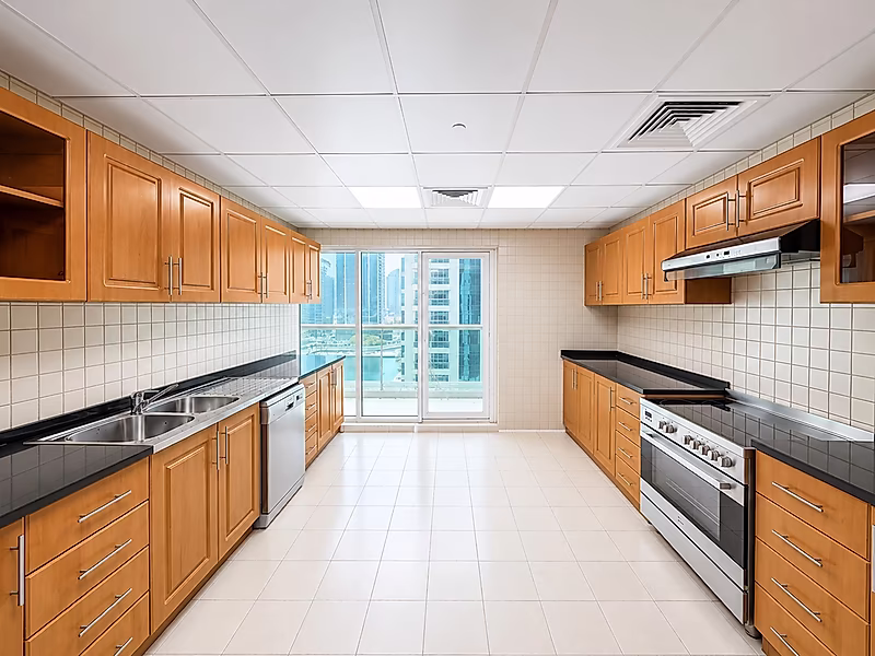 Luxury 2-Bedroom + Maid's Room | Fully Furnished | Stunning Lake View | Tamweel Tower, JLT - Photo 9