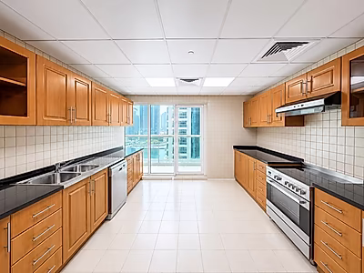 Luxury 2-Bedroom + Maid's Room | Fully Furnished | Stunning Lake View | Tamweel Tower, JLT