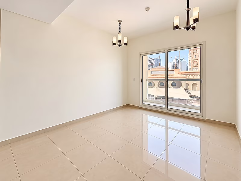 15 Days FREE | Prime location | Affordable Price - Photo 1
