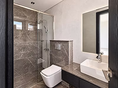 2BR Apartment | Downtown & Pool View | Well Maintain