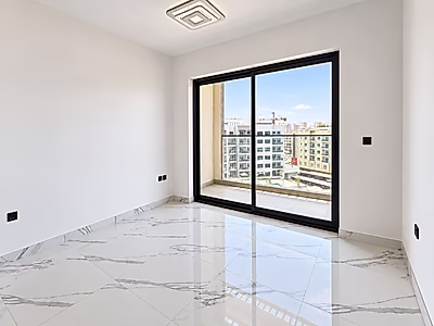 2BR Apartment | Downtown & Pool View | Well Maintain