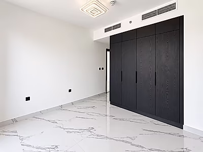2BR Apartment | Downtown & Pool View | Well Maintain