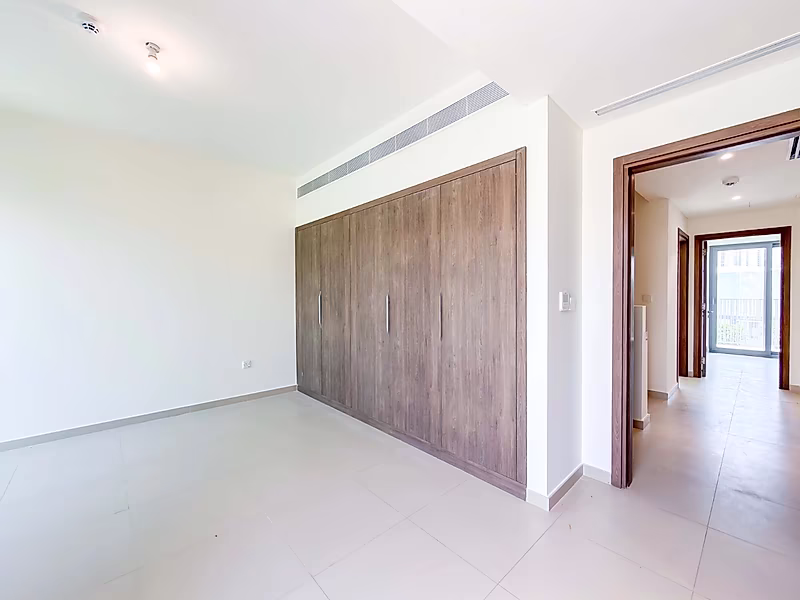 Spacious | Family Community | Modern Villa - Photo 9