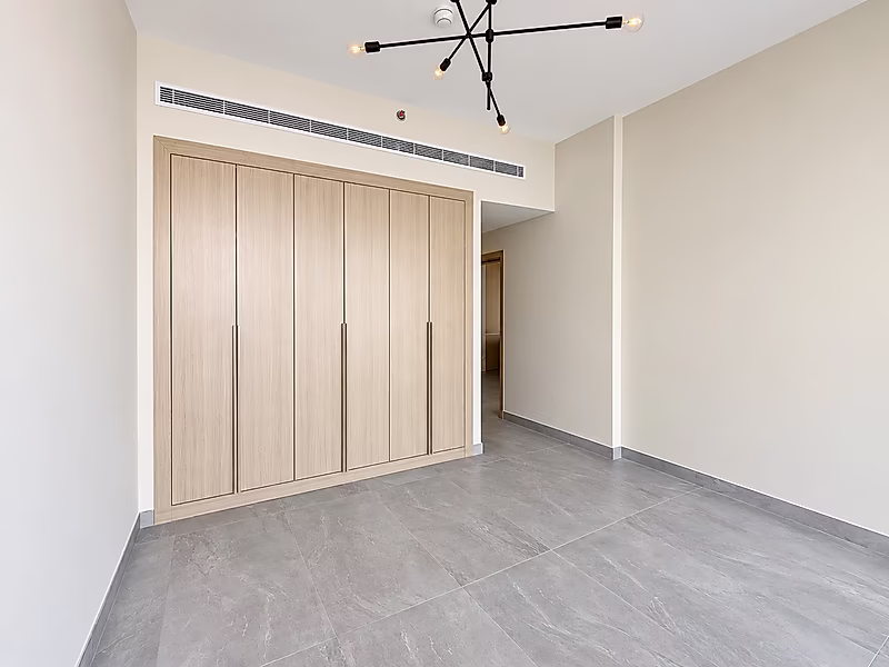 OP Price | Luxury Apartment | Brand New - Photo 4