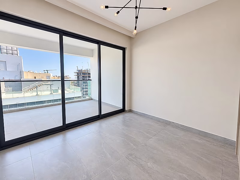 OP Price | Luxury Apartment | Brand New - Photo 5