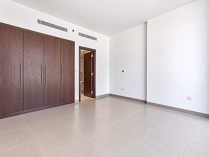 Marina View | Prime Location | Unfurnished - Photo 7